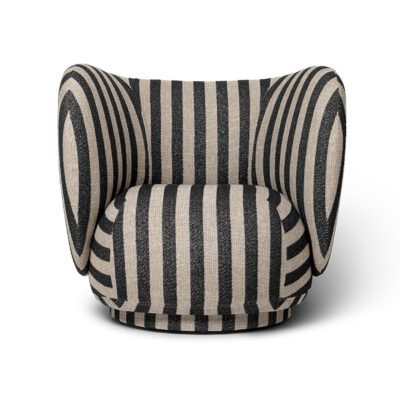 ferm LIVING Rico nojatuoli, pyörivällä jalustalla