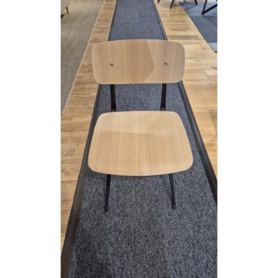 OUTLET HAY Result tuoli