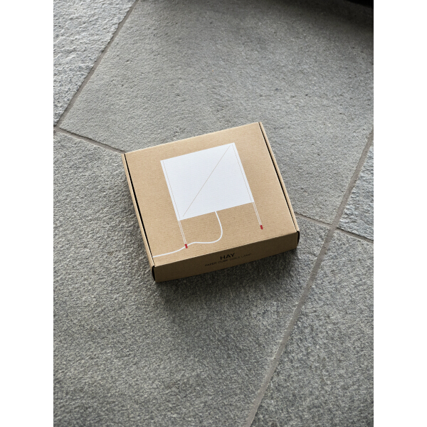 HAY Paper Cube pöytävalaisin - Image 3