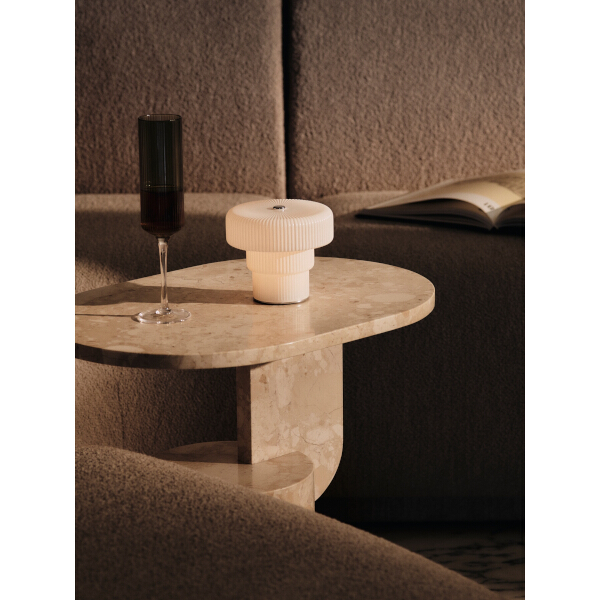 ferm LIVING Ripple Portable pöytävalaisin, pieni, valkoinen - Image 4