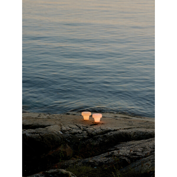 ferm LIVING Ripple Portable pöytävalaisin, pieni, vaaleanpunainen - Image 4